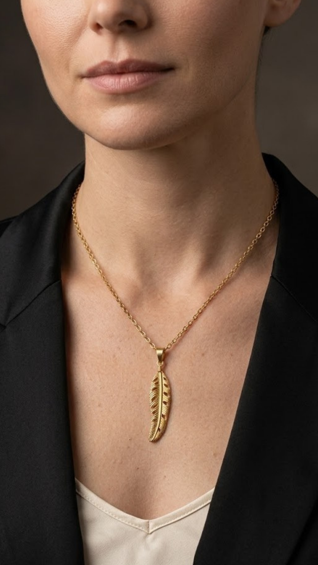 Feather Necklace – Sacred Symbol of Freedom & Spiritual Elevation | 18K Gold