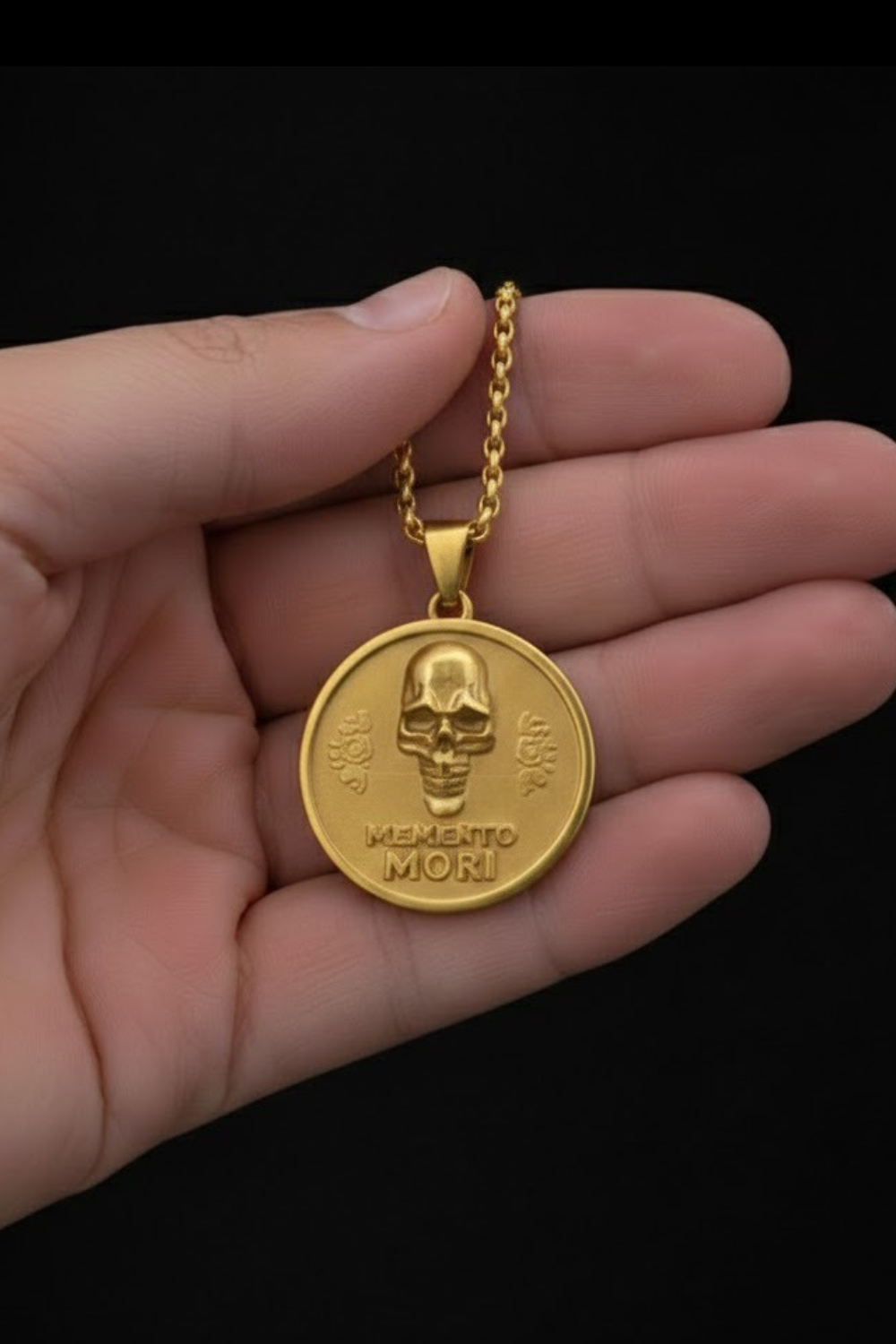 Collar Memento Mori Roses | Un Tributo a la Vida, la Muerte y la Renovación | Plata Esterlina 925, Baño Oro de 24K, Bronce, Cobre