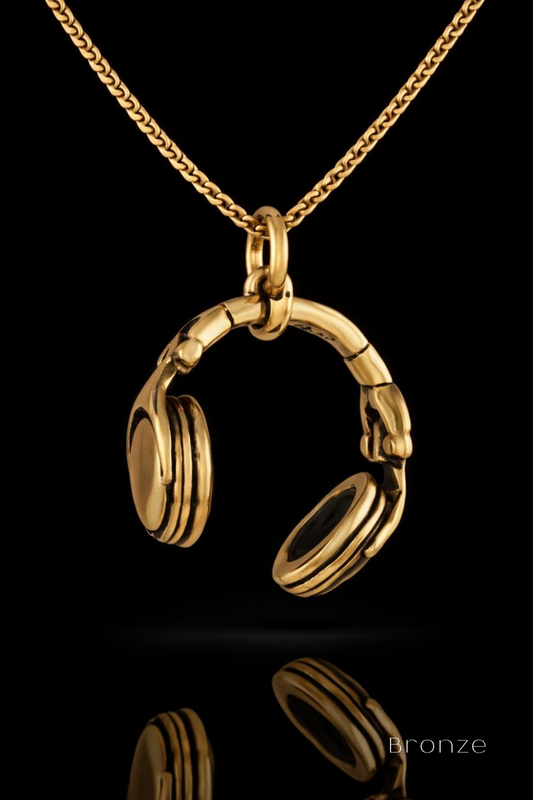 Collar Cabeza de Cuervo | Símbolo de Sabiduría, Transformación y Misterio | Hecho a mano en Plata 925, Baño de Oro 24K, Bronce