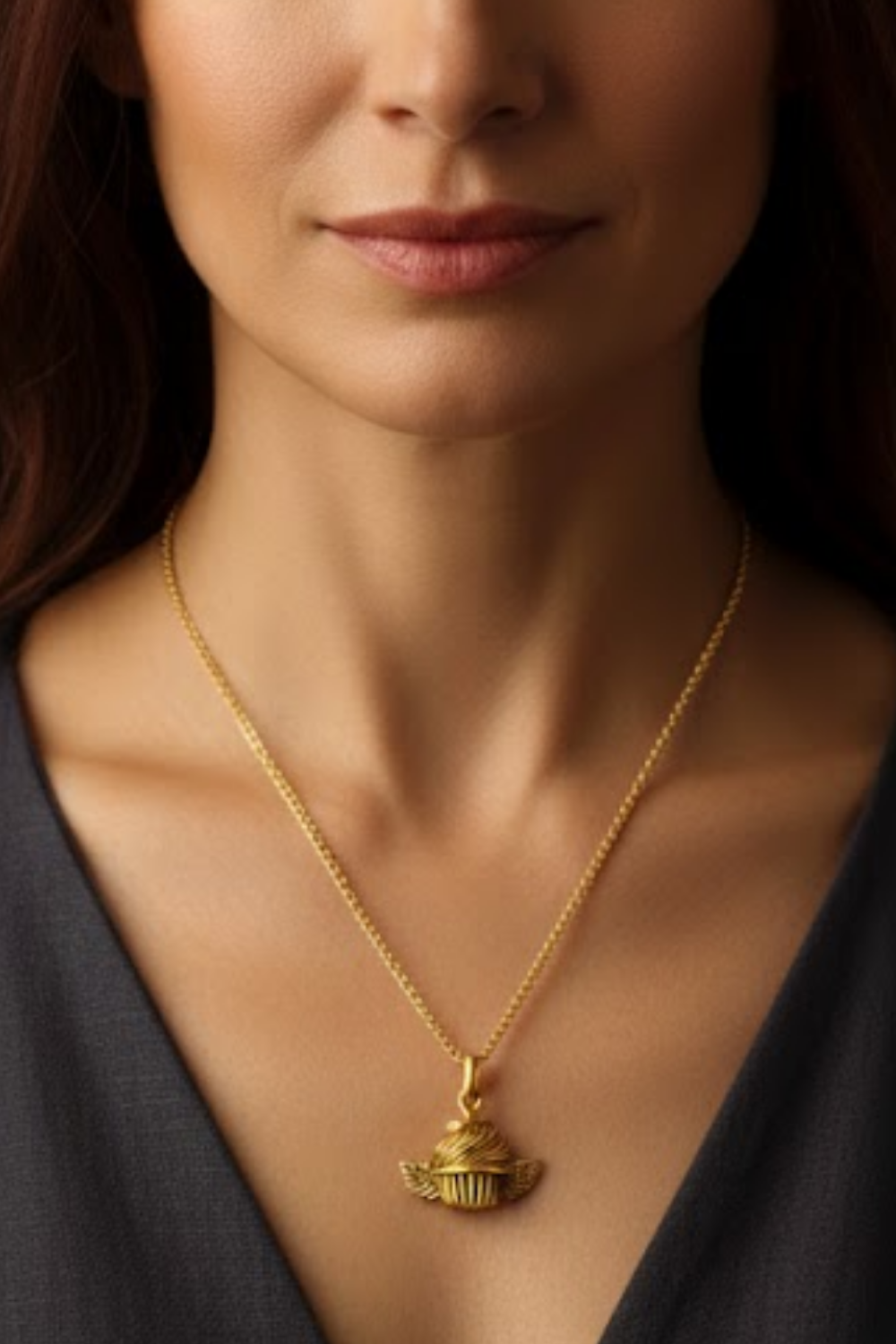 Collar Cabeza de Cuervo | Símbolo de Sabiduría, Transformación y Misterio | Hecho a mano en Plata 925, Baño de Oro 24K, Bronce