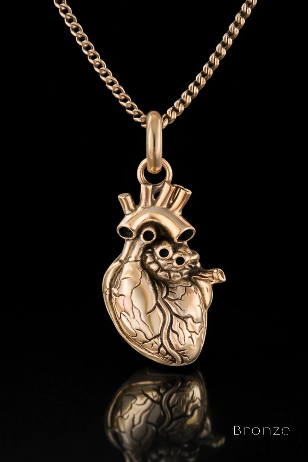 Collar Cabeza de Cuervo | Símbolo de Sabiduría, Transformación y Misterio | Hecho a mano en Plata 925, Baño de Oro 24K, Bronce