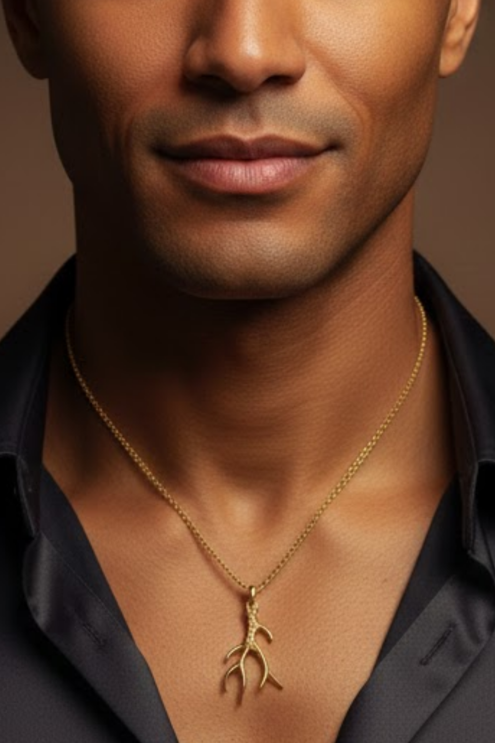 Collar Cabeza de Cuervo | Símbolo de Sabiduría, Transformación y Misterio | Hecho a mano en Plata 925, Baño de Oro 24K, Bronce