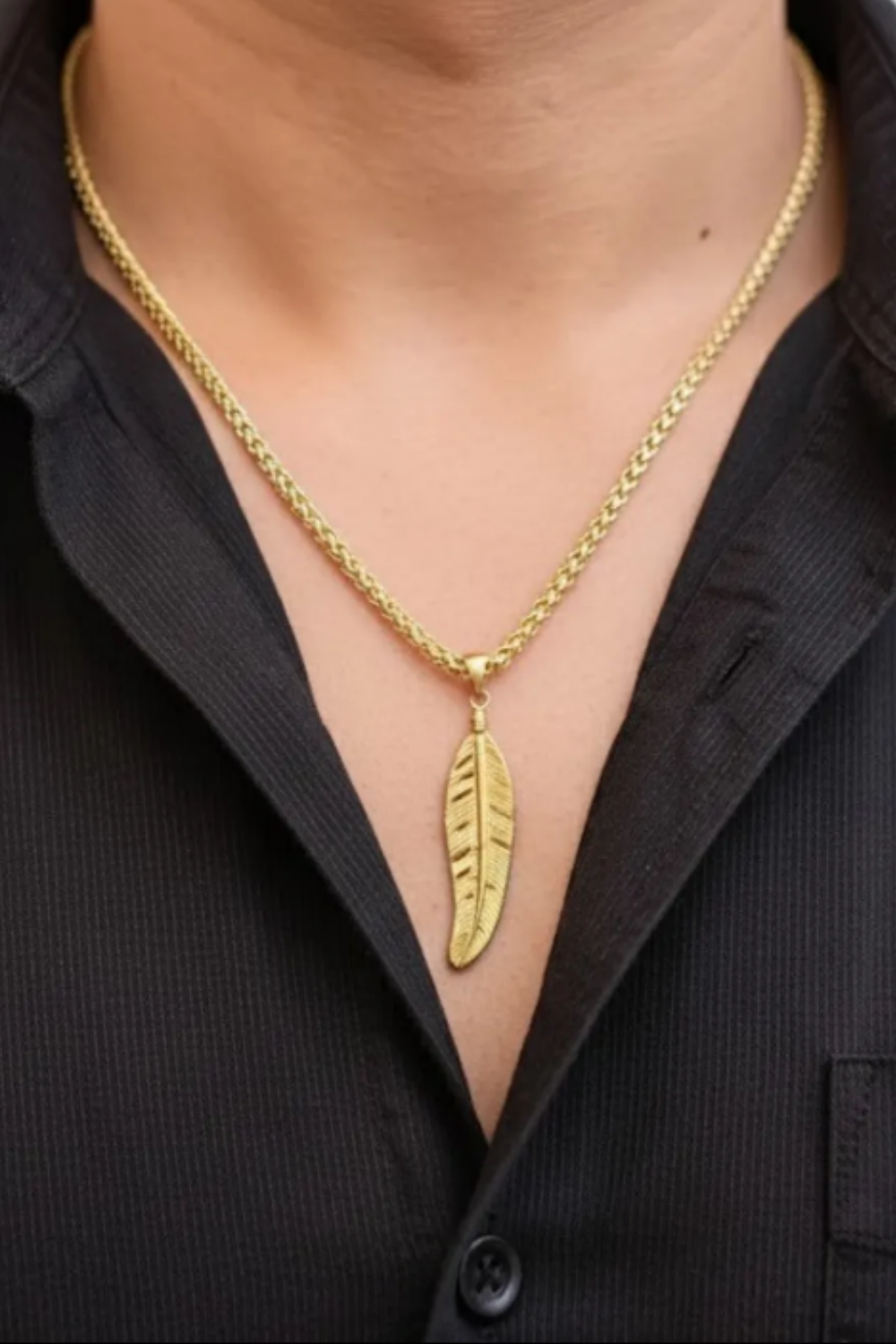 Feather Necklace – Sacred Symbol of Freedom & Spiritual Elevation | 18K Gold