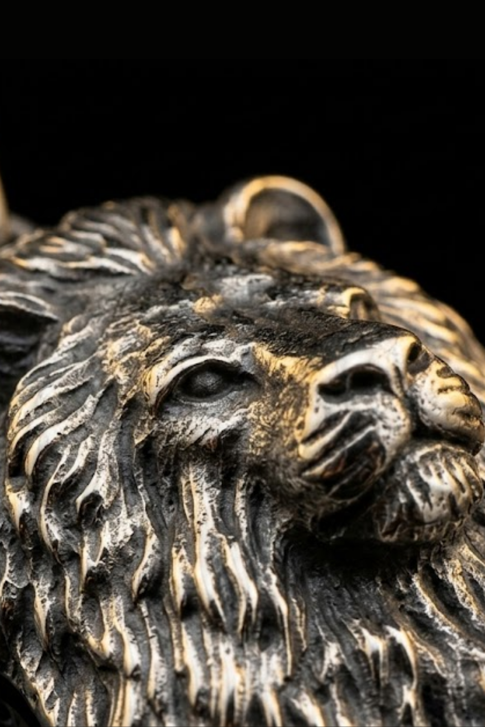 Collar de Leo Pequeño | Símbolo de Liderazgo Valiente | Hecho a mano en Plata 925, Baño de Oro de 24K, Cobre