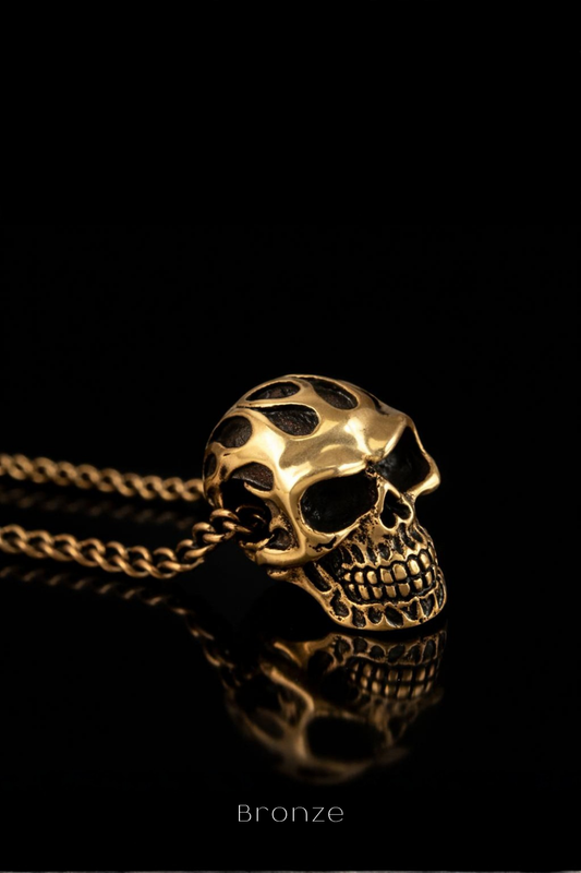 Collar Cabeza de Cuervo | Símbolo de Sabiduría, Transformación y Misterio | Hecho a mano en Plata 925, Baño de Oro 24K, Bronce