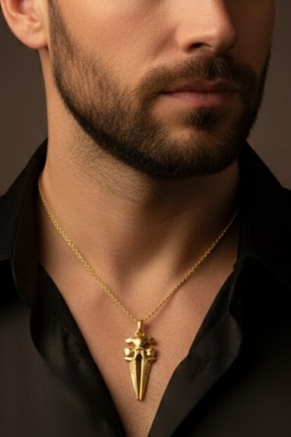 Collar Cabeza de Cuervo | Símbolo de Sabiduría, Transformación y Misterio | Hecho a mano en Plata 925, Baño de Oro 24K, Bronce