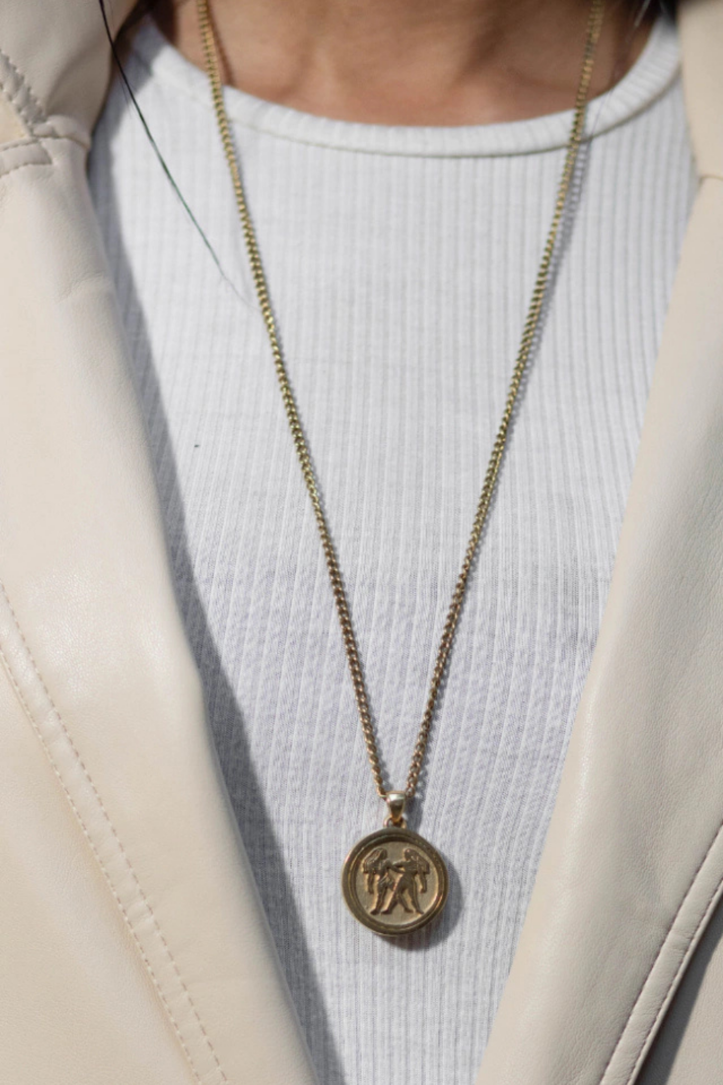 Gemini Astrology Necklace in 18K Gold  – Symbol of Duality & Harmony