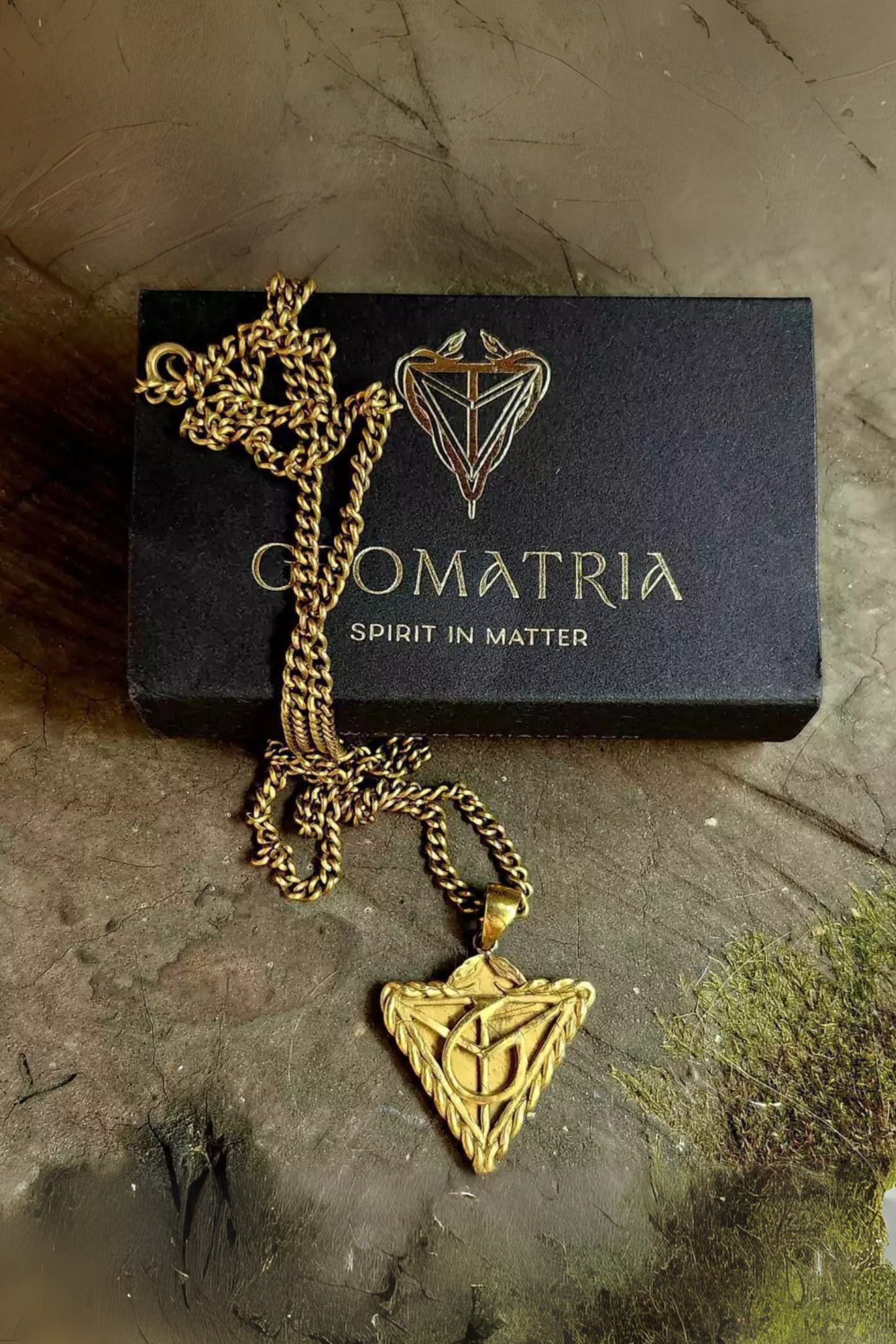 Divine geometry, handmade 18K gold pendant