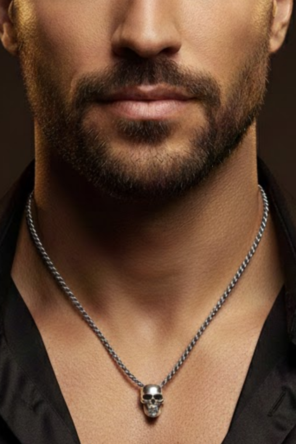 Collar Cabeza de Cuervo | Símbolo de Sabiduría, Transformación y Misterio | Hecho a mano en Plata 925, Baño de Oro 24K, Bronce