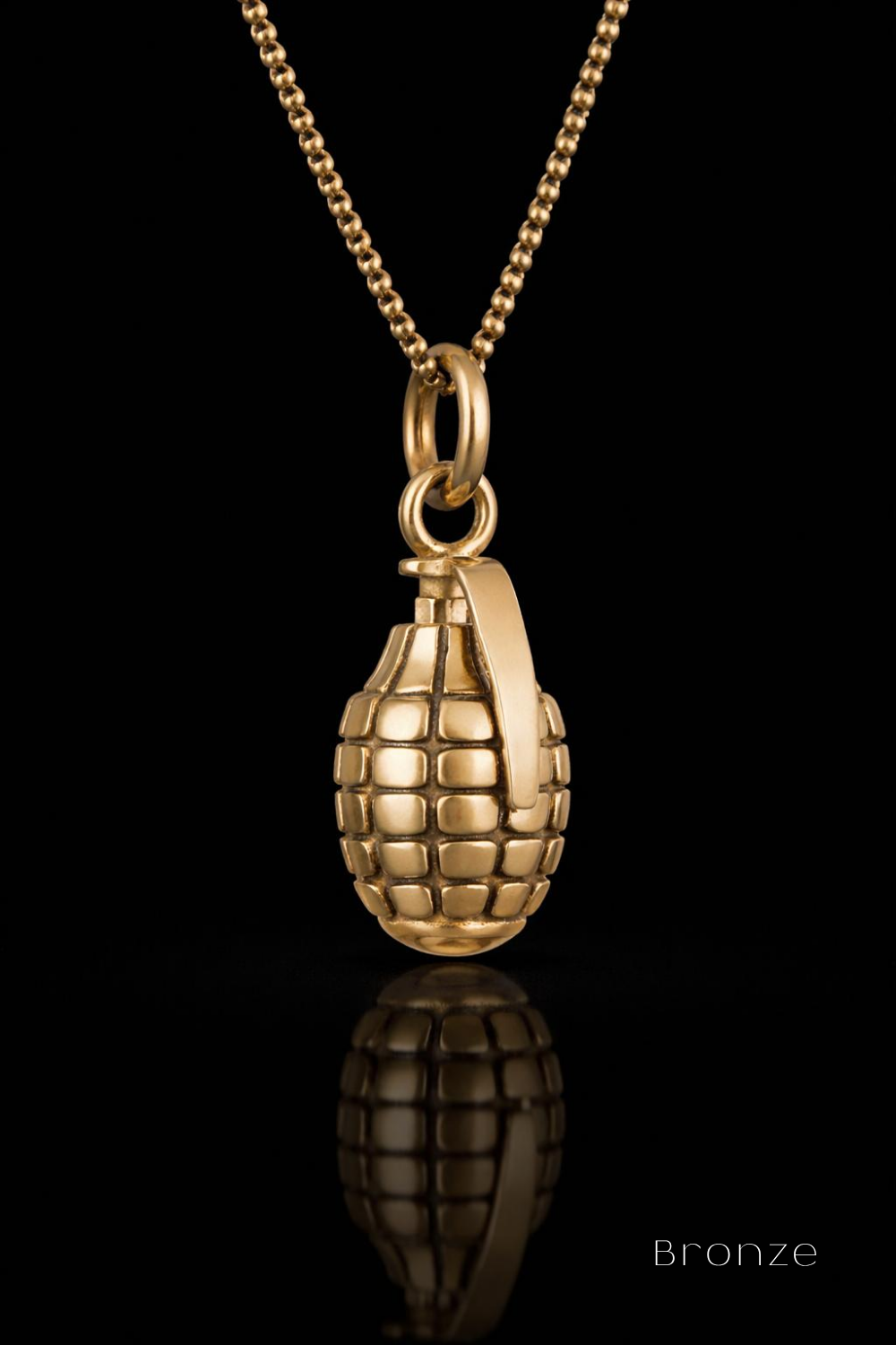 Collar Cabeza de Cuervo | Símbolo de Sabiduría, Transformación y Misterio | Hecho a mano en Plata 925, Baño de Oro 24K, Bronce