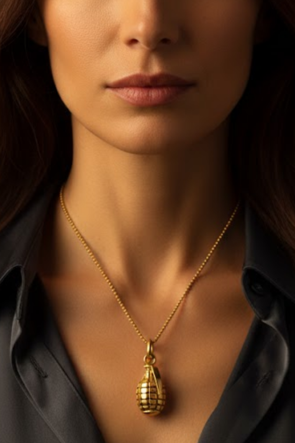 Collar Cabeza de Cuervo | Símbolo de Sabiduría, Transformación y Misterio | Hecho a mano en Plata 925, Baño de Oro 24K, Bronce