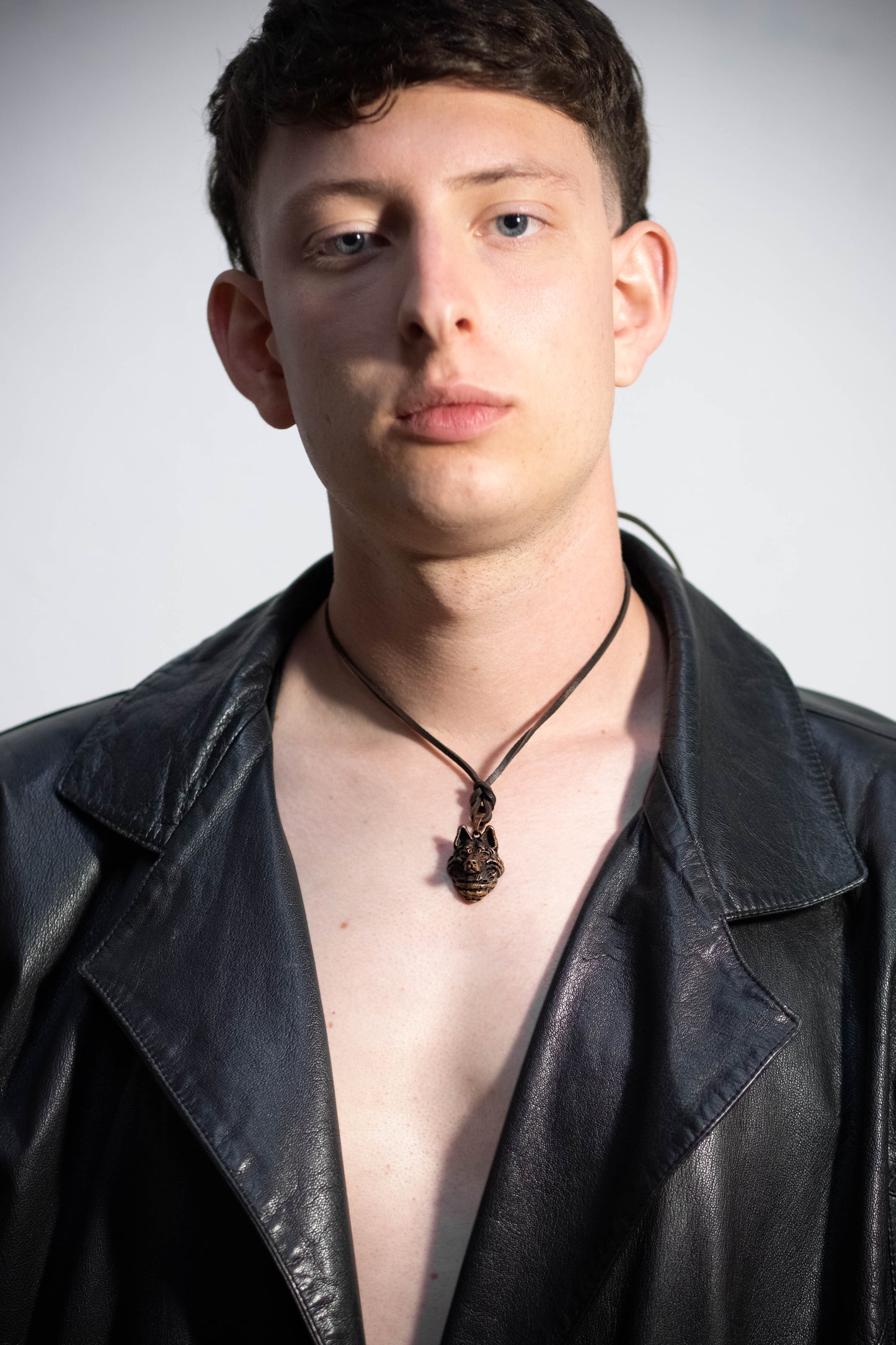 Wolf Necklace – Symbol of Strength & Leadership in 18K Gold