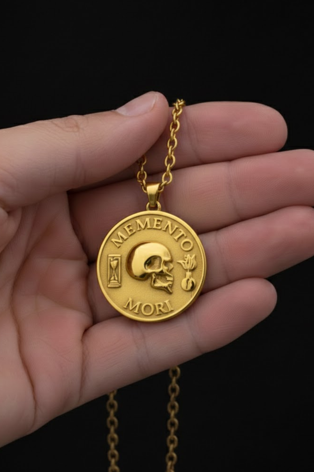 Collar Memento Mori Grande (4 cm) – Talismán Estoico de Consciencia y Propósito | Plata 925, Baño Oro 24K, Bronce, Cobre