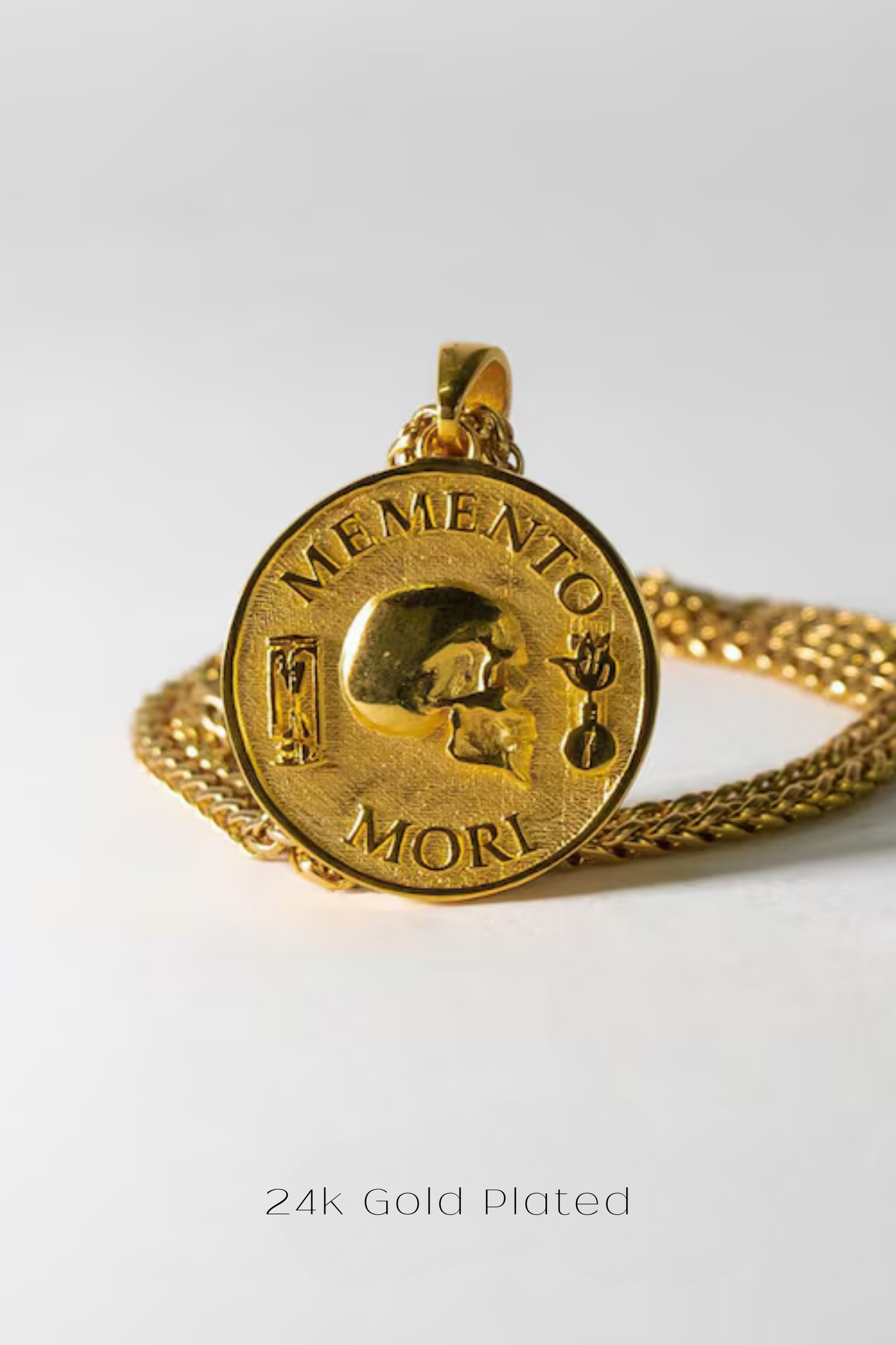 Collar Memento Mori Pequeño (1.8 cm) – Símbolo Hecho a Mano de Consciencia y Aceptación | Plata 925, Baño Oro 24K, Bronce, Cobre