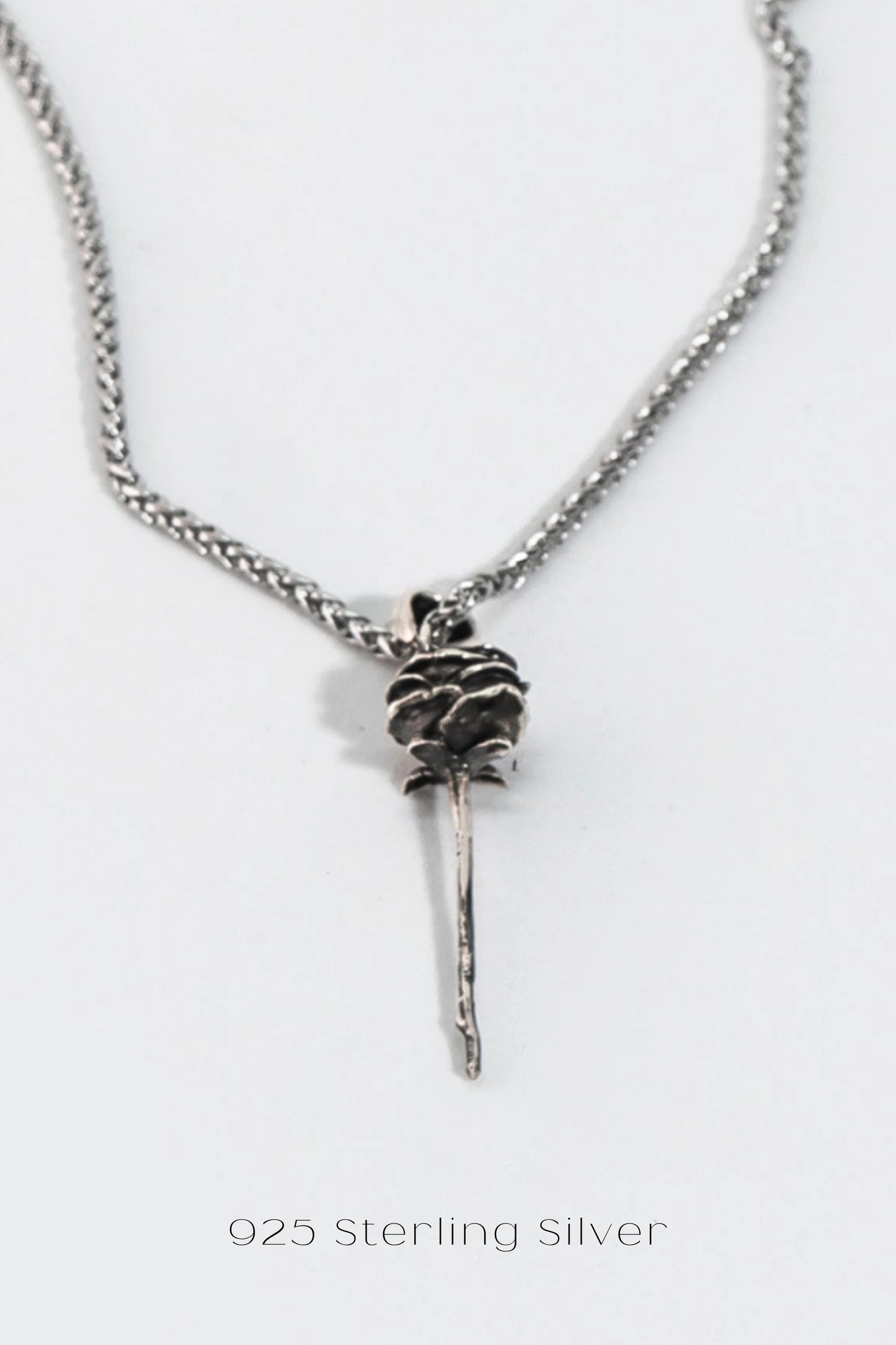 Collar de Rosa – Colgante artesanal en oro de 24 quilates, plata de ley, bronce y cobre | Joyería unisex simbólica, regalo de amor y belleza 