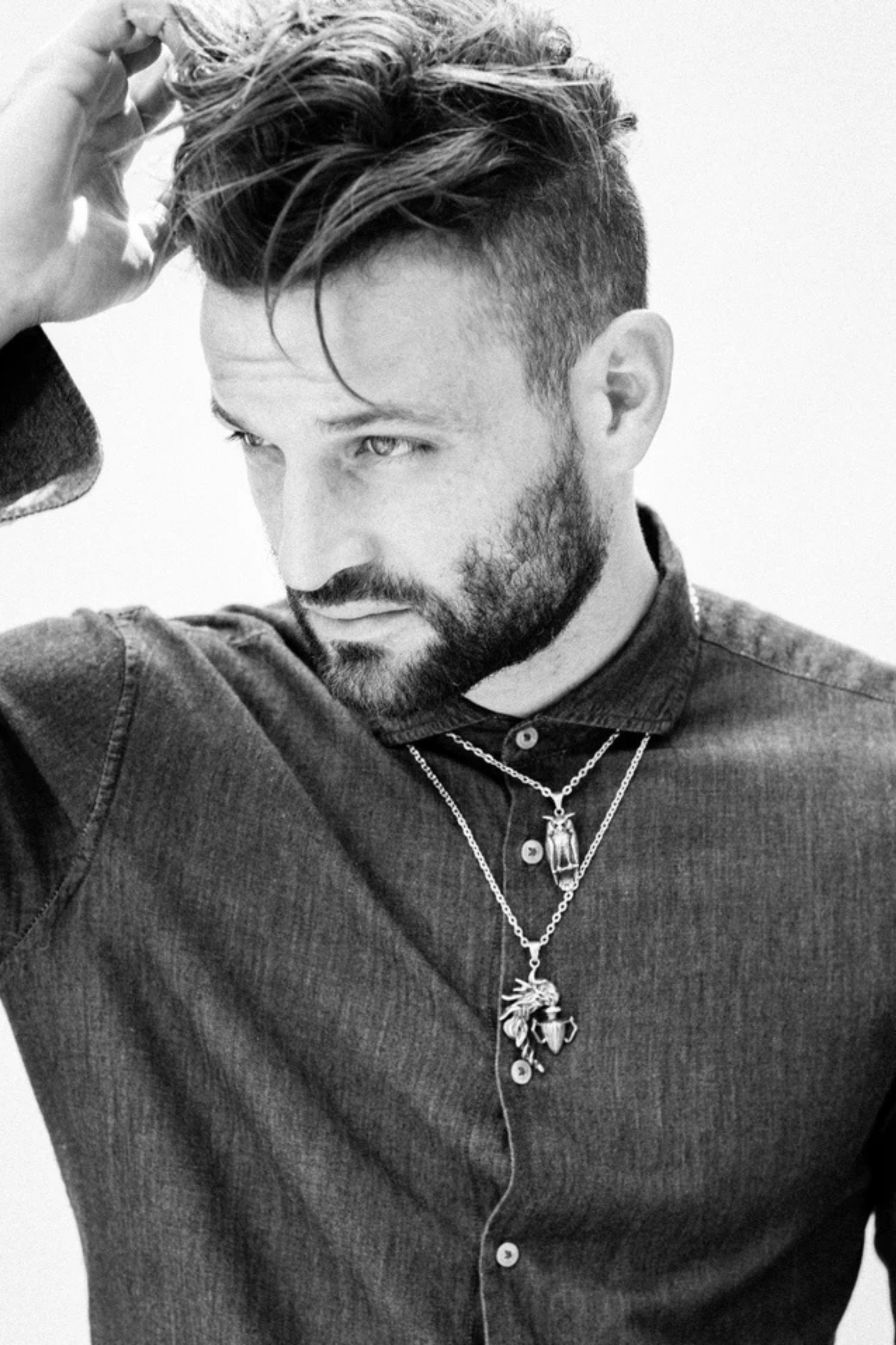 Aquarius Zodiac Necklace – Handmade Pendant in 18k Gold | Astrology Jewelry for Visionaries