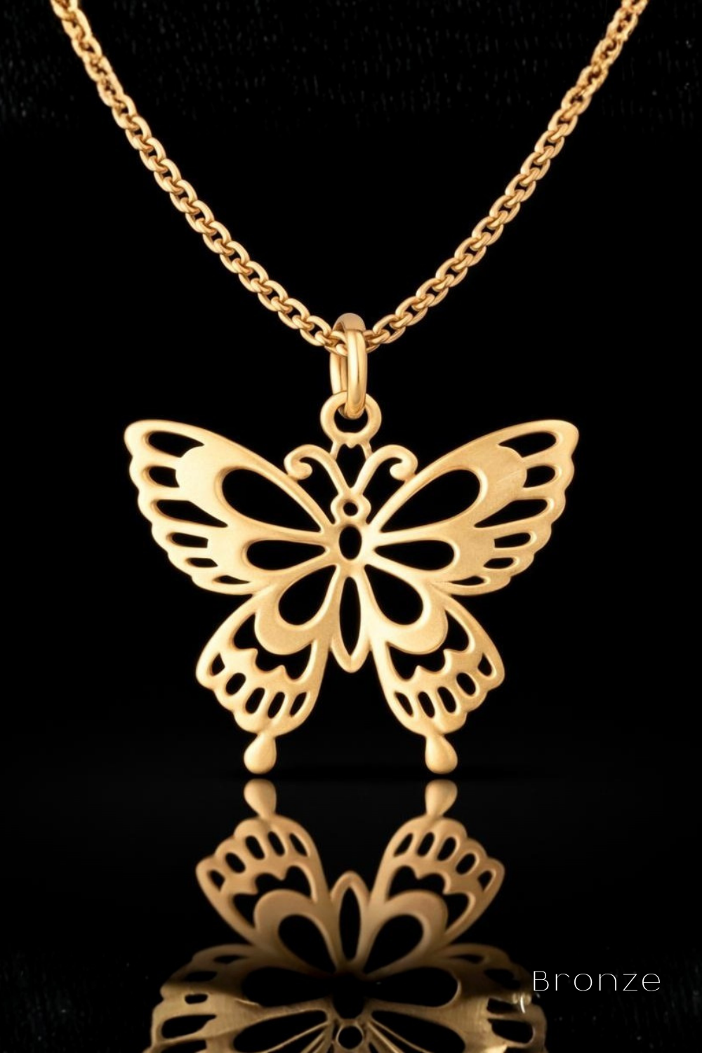 Collar Cabeza de Cuervo | Símbolo de Sabiduría, Transformación y Misterio | Hecho a mano en Plata 925, Baño de Oro 24K, Bronce