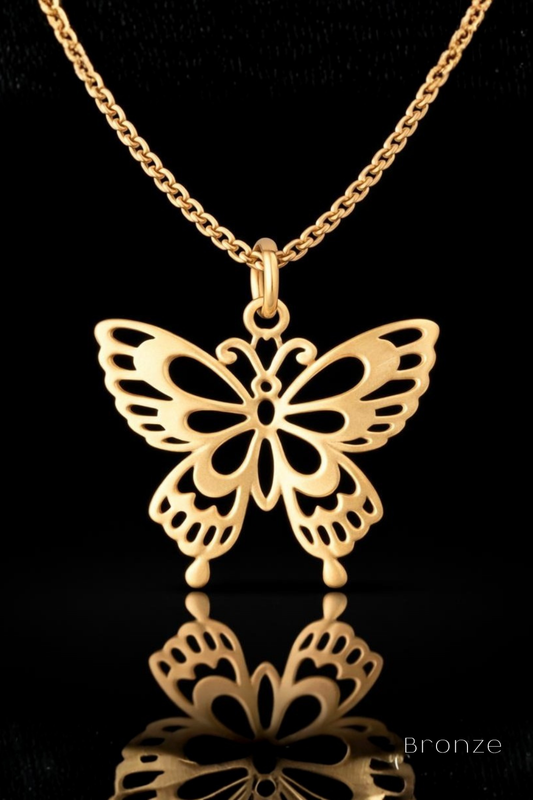 Collar Cabeza de Cuervo | Símbolo de Sabiduría, Transformación y Misterio | Hecho a mano en Plata 925, Baño de Oro 24K, Bronce